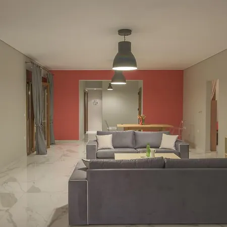 Апартаменты Petra Luxury And *