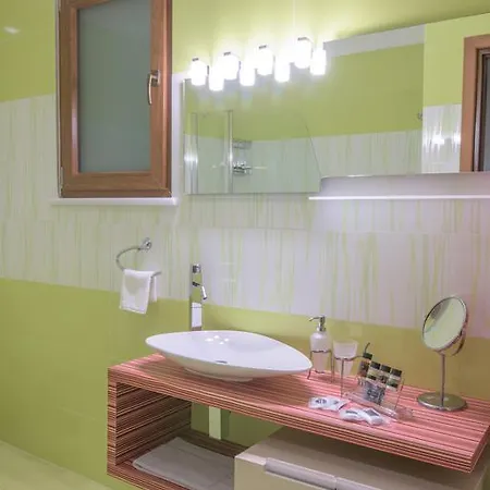 Апартаменты Petra Luxury And Corinth