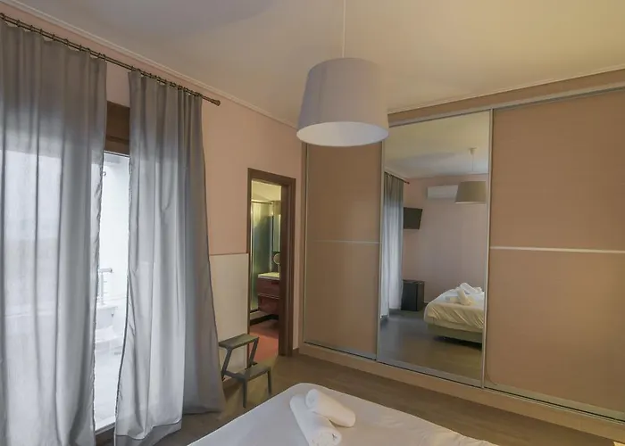 Petra Luxury And Apartamento Corinth