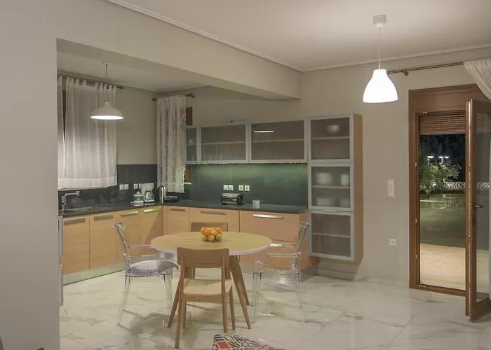 Petra Luxury And Apartamento Corinth