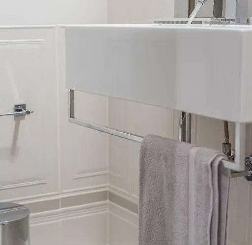 Petra Luxury And * Corinth