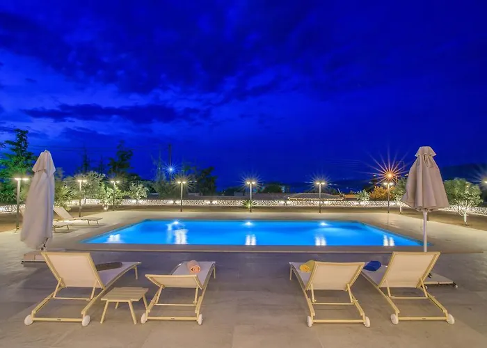 Petra Luxury And Corinth